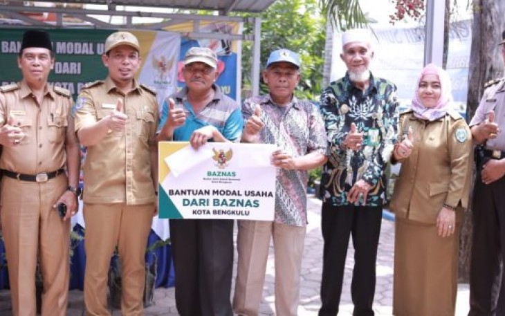 Wakil Wali Kota Bengkulu Dedy Wahyudi Salurkan Bantuan Modal Usaha Pada Ternak di Sumber Jaya