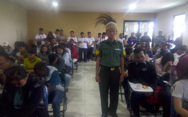 Mahasiswa Papua STKIP Surya Kunjungi PT. Mayora Indah