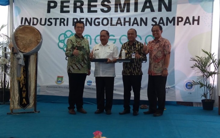 Wakil Wali Kota Saat Menghadiri Peresmian Industri Pengolahan Sampah