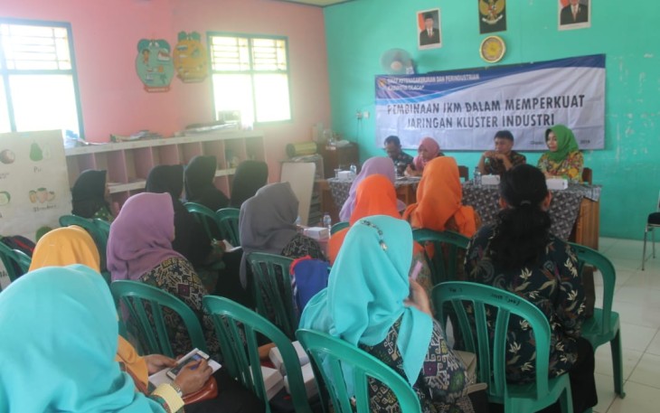 Disnakerin Gelar Pelatihan Industri Kecil Menengah di Paud Al Hidayah Desa Cilibang