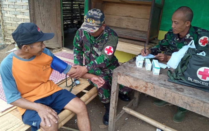 Satgas TMMD 106 Kodim Cilacap Lakukan Cek Kesehatan Warga Desa Cilibang