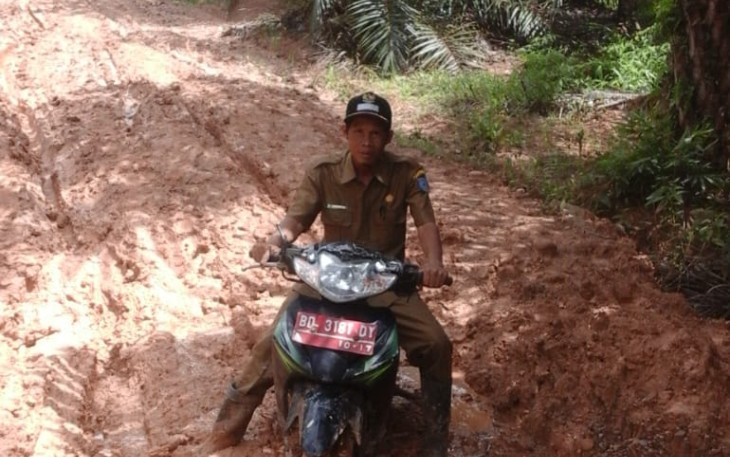 Kondisi Jalan Desa Kinal Jaya 