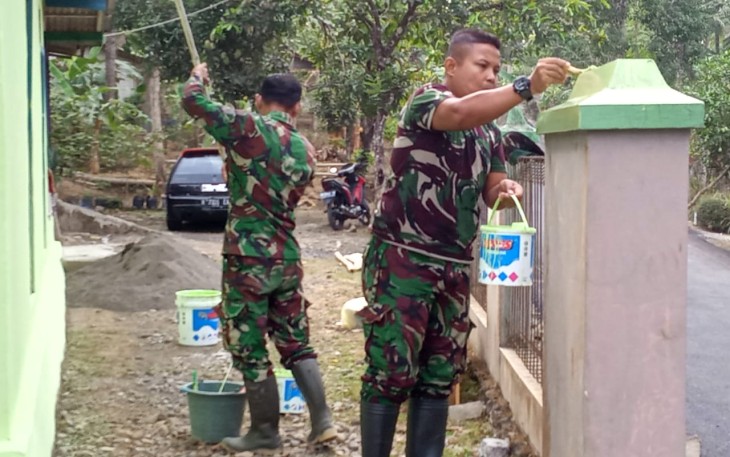 Mushola Al Hikmah Desa Cilibang Mulai Dicat