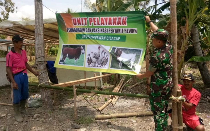 Sertu Mulyono Dirikan Posko Kesehatan Hewan