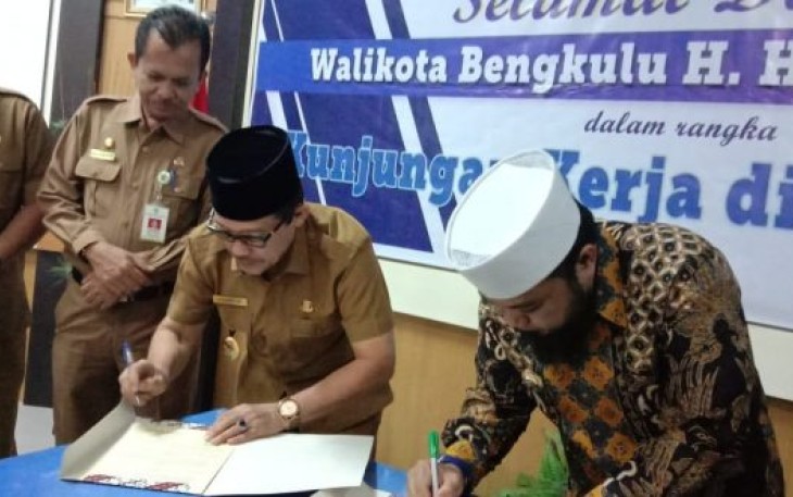 Wali Kota Bengkulu Helmi Hasan Dan Wali Kota Dumai Zulkifli As Teken MoU 