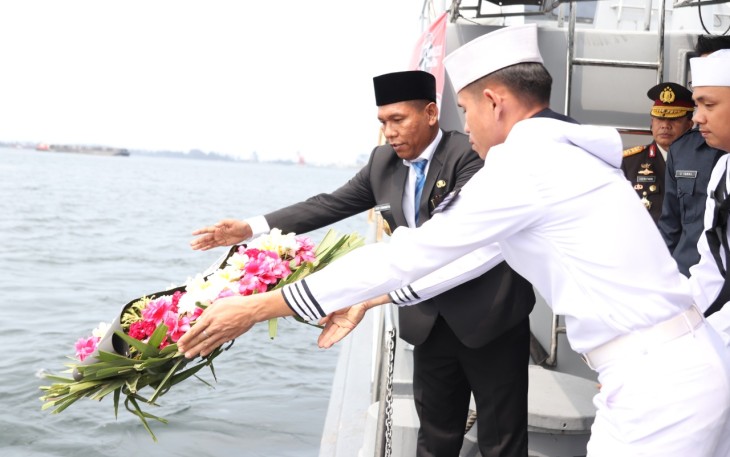Wagub Bengkulu Pimpin Tabur Bunga Di Laut Bumi Rafflesia 
