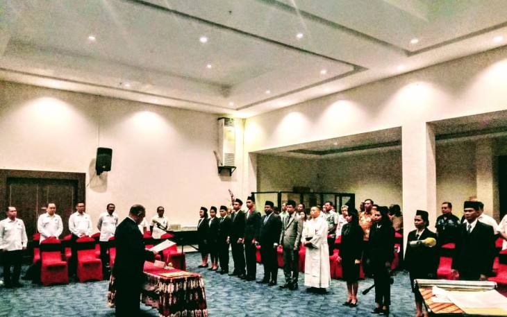 KPU NTT Lantik 13 Pejabat Struktural III-a dan IV-a