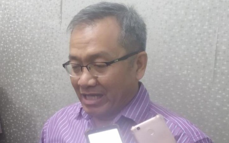 Sekda Kabupaten Aceh Singkil Drs.Azmi saat ditemui wartawan digedung DPRK setempat.
