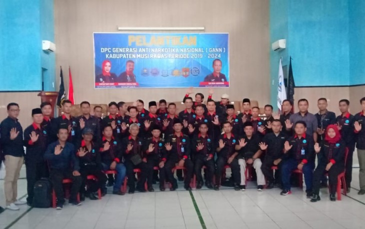 Foto bersama usai pengukuhan
