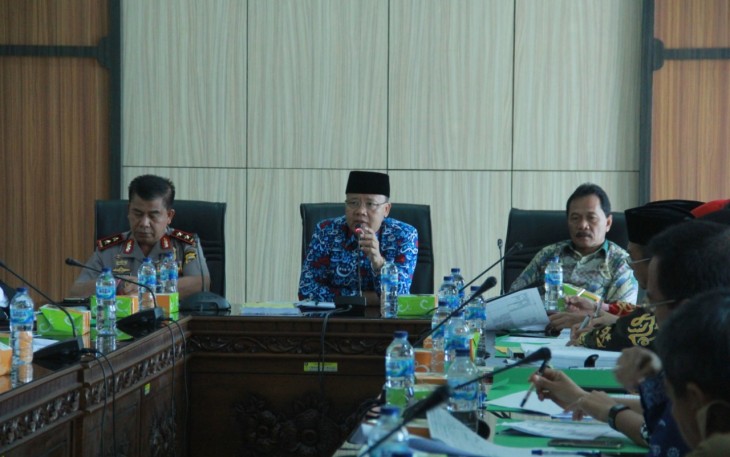 Gubernur Bengkulu Rohidin Mersyah Pimpin Rapat Evaluasi Perubahan SK Nomor 267 Tahun 2011 Tentang Persetujuan Perubahan Direksi Dan Pemegang Saham PT BMQ