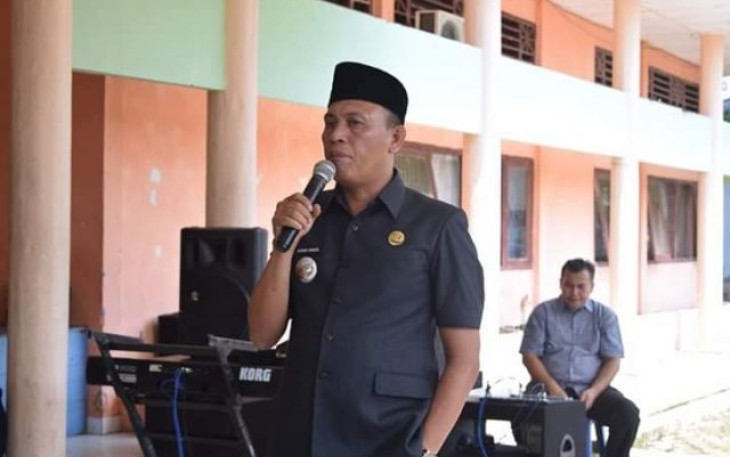 Camat Pino Raya Hendri Farizal