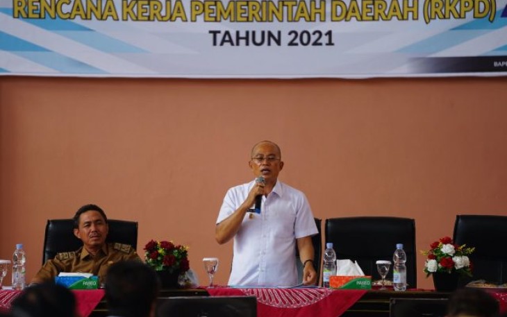 Bupati Bengkulu Selatan Gusnan Mulyadi Hadiri Acara Forum Konsultasi Publik Rencana Kerja Pemerintah Daerah Tahun 2021 di Aula Bappeda