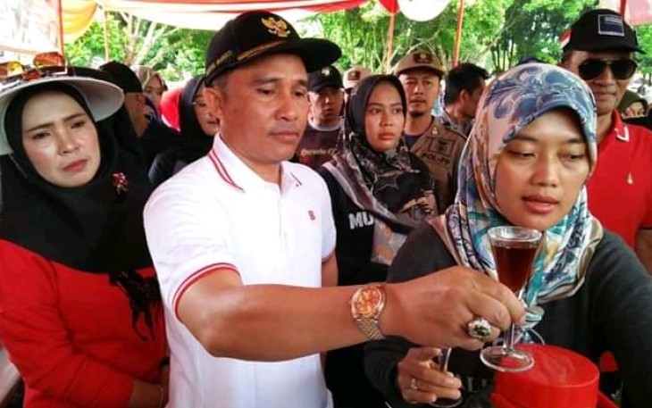 Bupati Lampung Barat Parosil Mabsus 