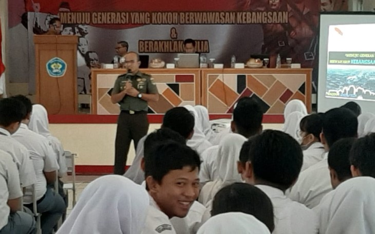 Danramil 03/Serpong Lakukan Penguatan Pendidikan Wasbang di SMN-2 Tangsel