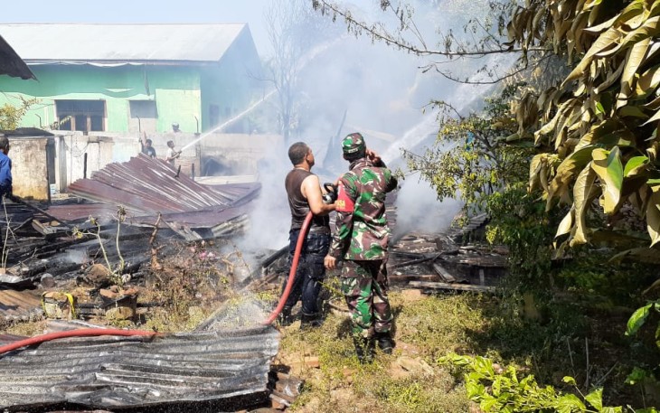 Rumah Pedagang Ayam Ludes Terbakar