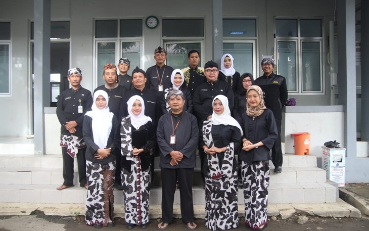 ASN Brebes Mulai Kenakan Baju Adat