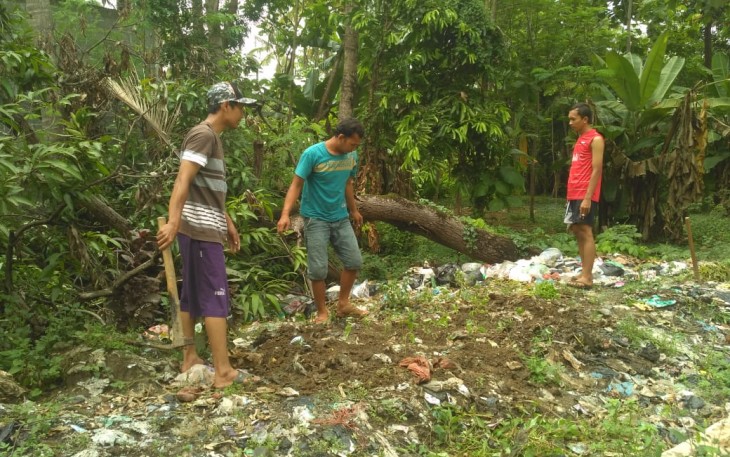 Pemuda Desa Sukolilan Tanam Cabai di Lokasi Tempat Buang Sampah Sembarangan