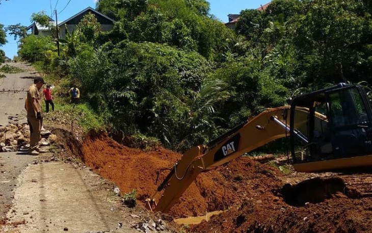 Dinas PUPR Kota Bengkulu Perbaiki Jalan Tergerus AIr di Hibrida 13