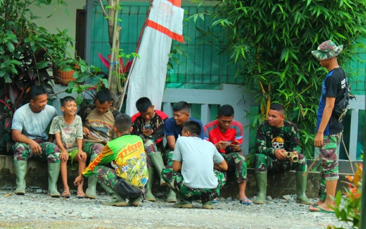 Satgas TMMD Berikan Wawasan Kebangsaan ke Anak di Lokasi Sasaran