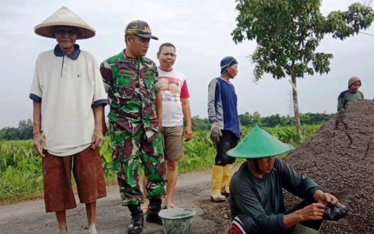 Petugas Kesehatan Lapangan TMMD Reguler Pekalongan Juga Jemput Bola