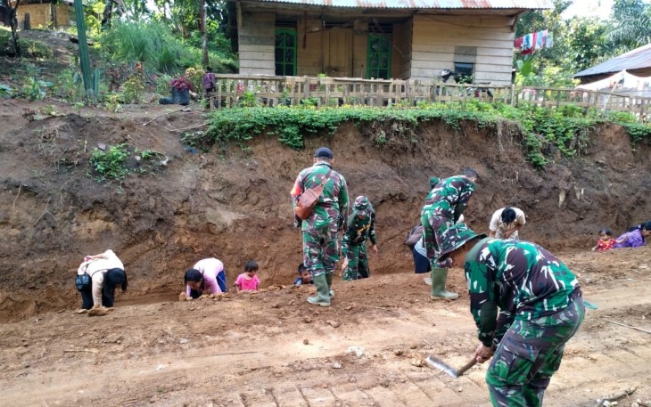 Satgas TMMD 107 Kodim 0207/Sml Mampu Kalahkan Panasnya Terik Matahari