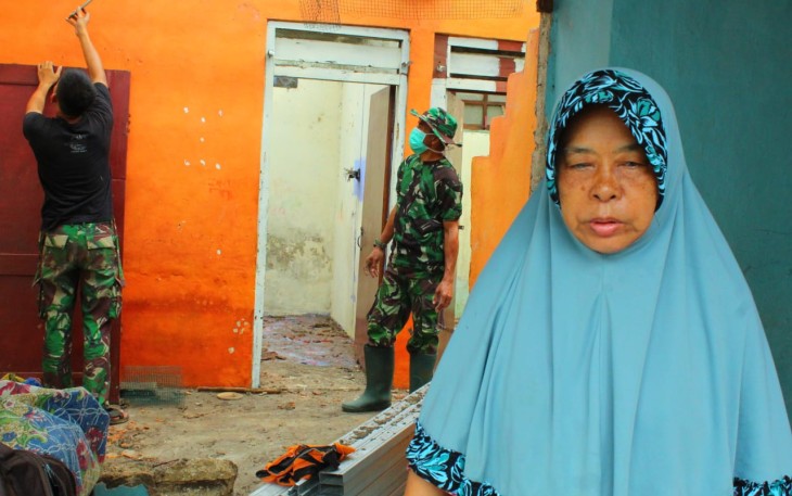 Rumah Nenek Ini Akhirnya Diperbaiki Satgas TMMD Kodim Depok