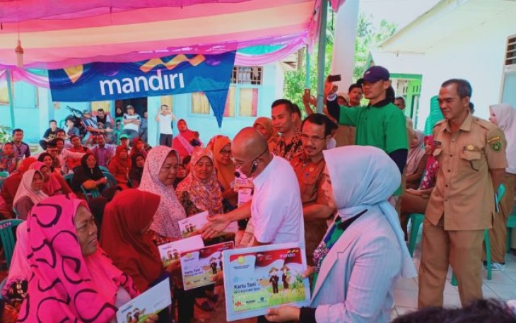 Pembagian Kartu Tani 