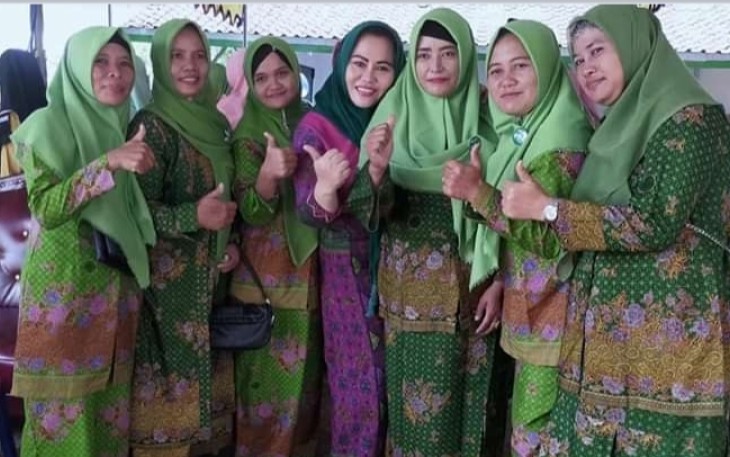 Wakil Ketua TP PKK Oku Timur Hadiri Pengajian Muslimat Cabang PAC Belitang Jaya