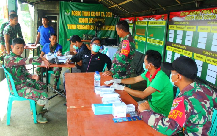 Satgas TMMD 107 Kodim 0508/Depok Antusias Ikuti Pemeriksaan Kesehatan