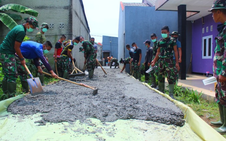 Kiat Satgas TMMD 107 Kodim 0508/Depok Agar Proses Pengecoran Jalan Cepat Selesai