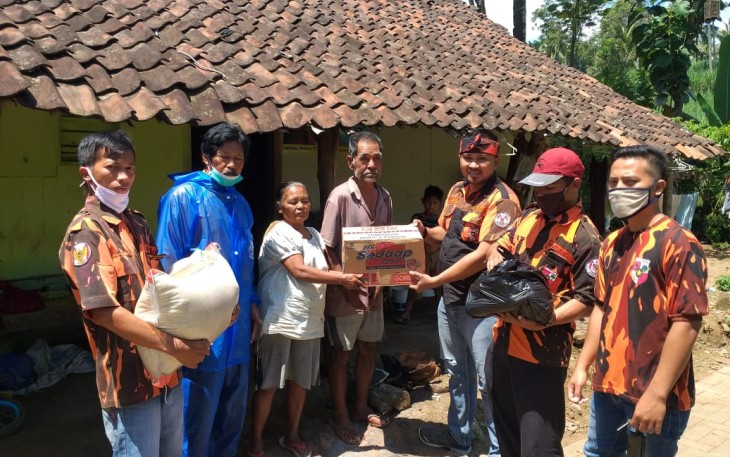 PAC PP Dampit Beri Dukungan Nyata Kepada Masyarakat