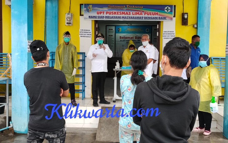 TKI yang disambut Bupati Batu Bara langsung dibawa ke Puskesmas Lima Puluh