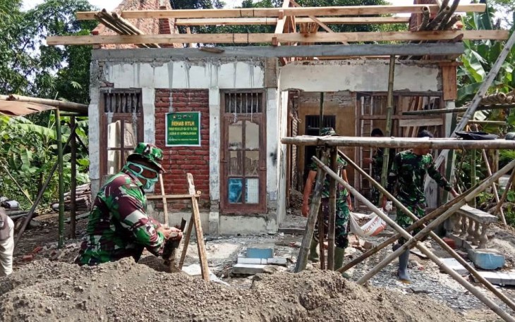 Perkembangan Rehab Rumah Suwarni di Paruh TMMD Reguler Pekalongan
