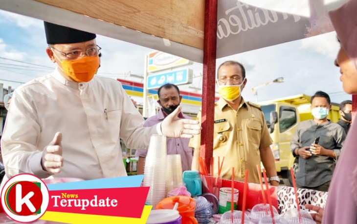 Rohidin Mersyah Bantu Ekonomi Pedagang Kecil Ditengah Pandemi Covid-19