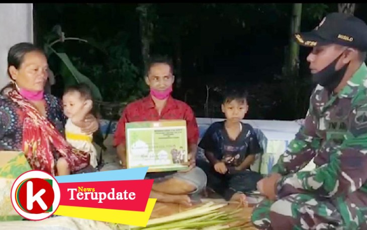 Suwarno saat menerima bantuan dari Dandim