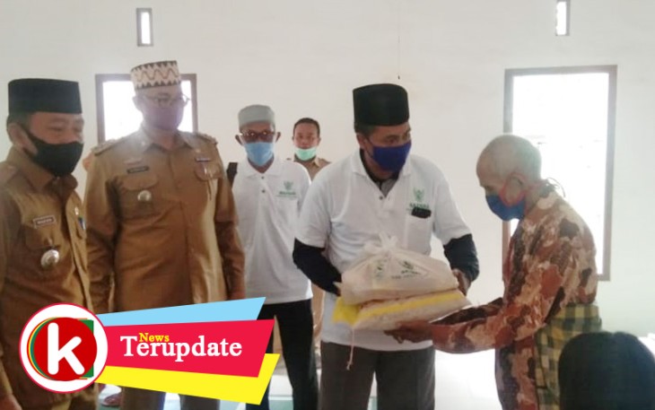Penyerahan bantuan