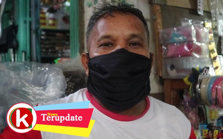 Danil(42) yang merupakan salah seorang pedagang beras