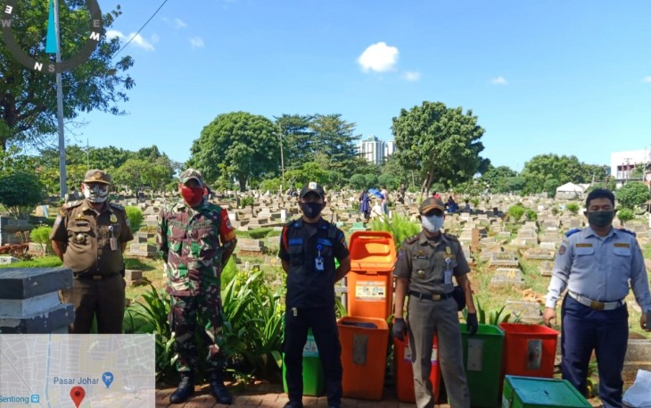 Babinsa Koramil 08 Johar Baru Bantu Atur Para Peziarah Makam Kawi-Kawi