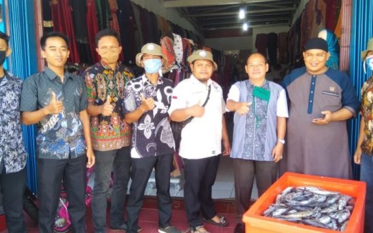 DKP Kota Bengkulu Kembali Bagikan 150 Kg Ikan kepada Ratusan Ustaz