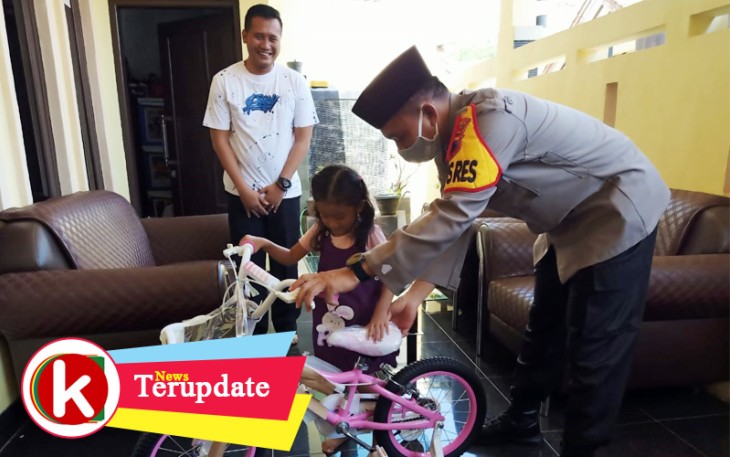 Kapolres Batang beri apresiasi ke putri anggota Satlantas Polres Batang Aipda Tekad Andri