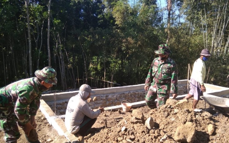 Penimbunan Pondasi Mushola Hampir Kelar di H-3 TMMD 108 Tulungagung