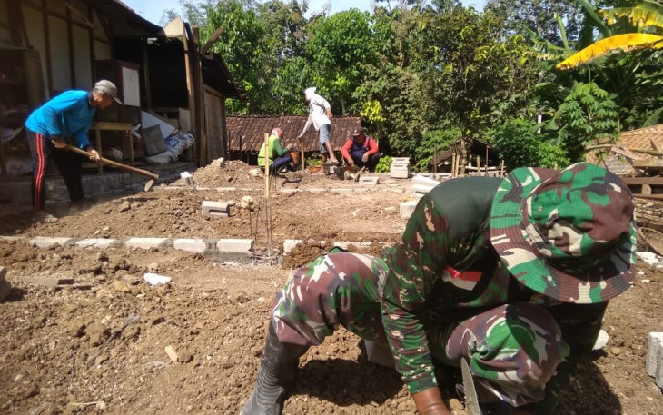 Rumah Kanidi Sebentar Lagi akan Disulap Anggota TNI Melalui TMMD 108
