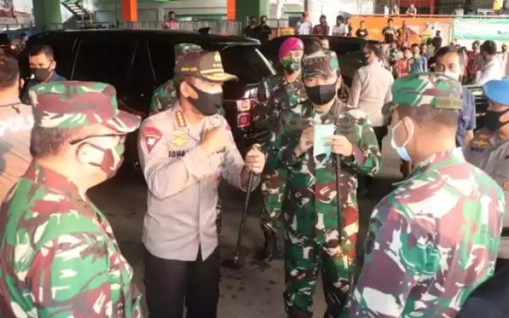 Panglima TNI dan Kapolri Pastikan Kesiapan Disiplin Protokol Kesehatan di Pasar Tanah Abang dan Bandara Soekarno-Hatta