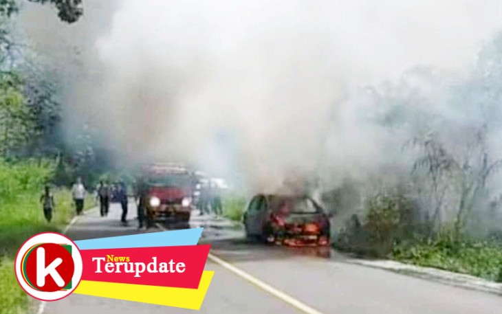 Pasca Honda Jazz terbakar dan dipadamkan unit Damkar setempat