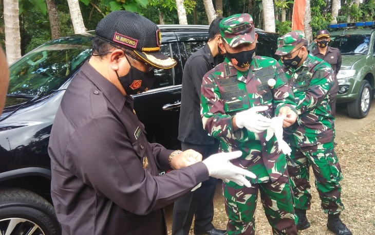 Tim TMMD Tiba di Lokasi Pengerjaan Tetap Patuhi Protokol Kesehatan