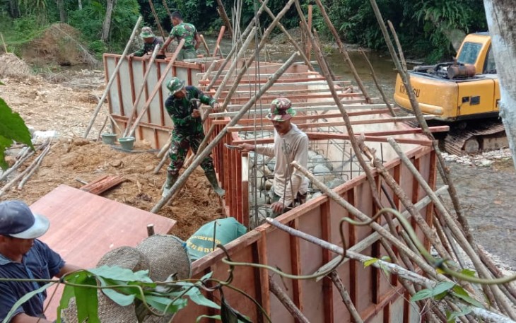 Berkat Gotong Royong Bersama Warga, Pembuatan Jembatan Batu Jongjong Capai 36 Persen