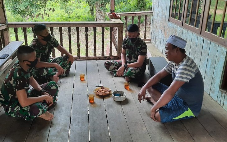 Jalin Kedekatan Dengan Warga, Satgas TMMD Rutin Lakukan Anjangsana Door To Door