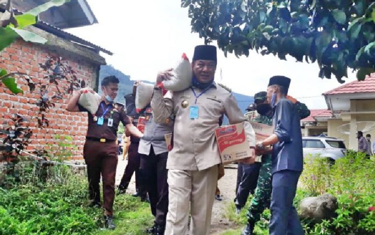 Bupati Kabupaten Lebong Rosjonsyah  
