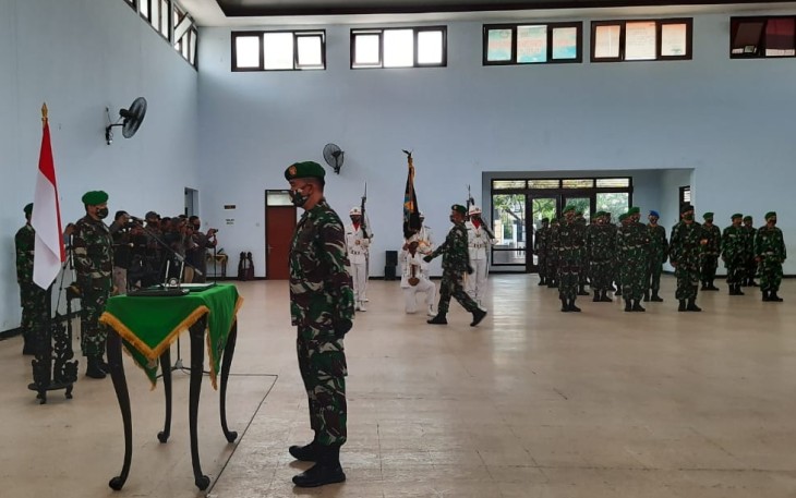 Upacara Serah Terima Jabatan 4 Dandim dan Acara Tradisi Prajurit Korem 074/Warastratama di Aula Makorem setempat Jalan Slamet Riyadi Solo Jawa Tengah.