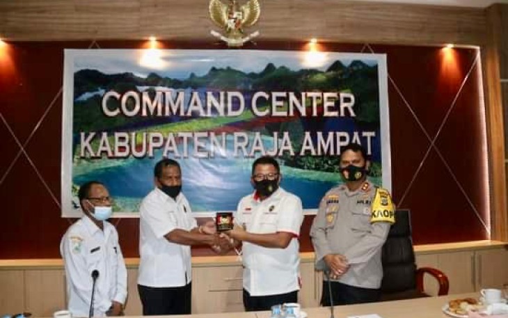 Deputi Bidang Koordinasi Kominfotur Polhukam Kuker ke Raja Ampat